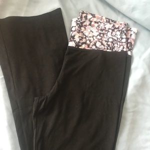 Victoria’s Secret yoga pants